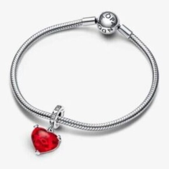 Pandora Disney Mickey & Minnie Mouse Kiss Red Murano Glass Dangle Charm - Picture 3 of 3